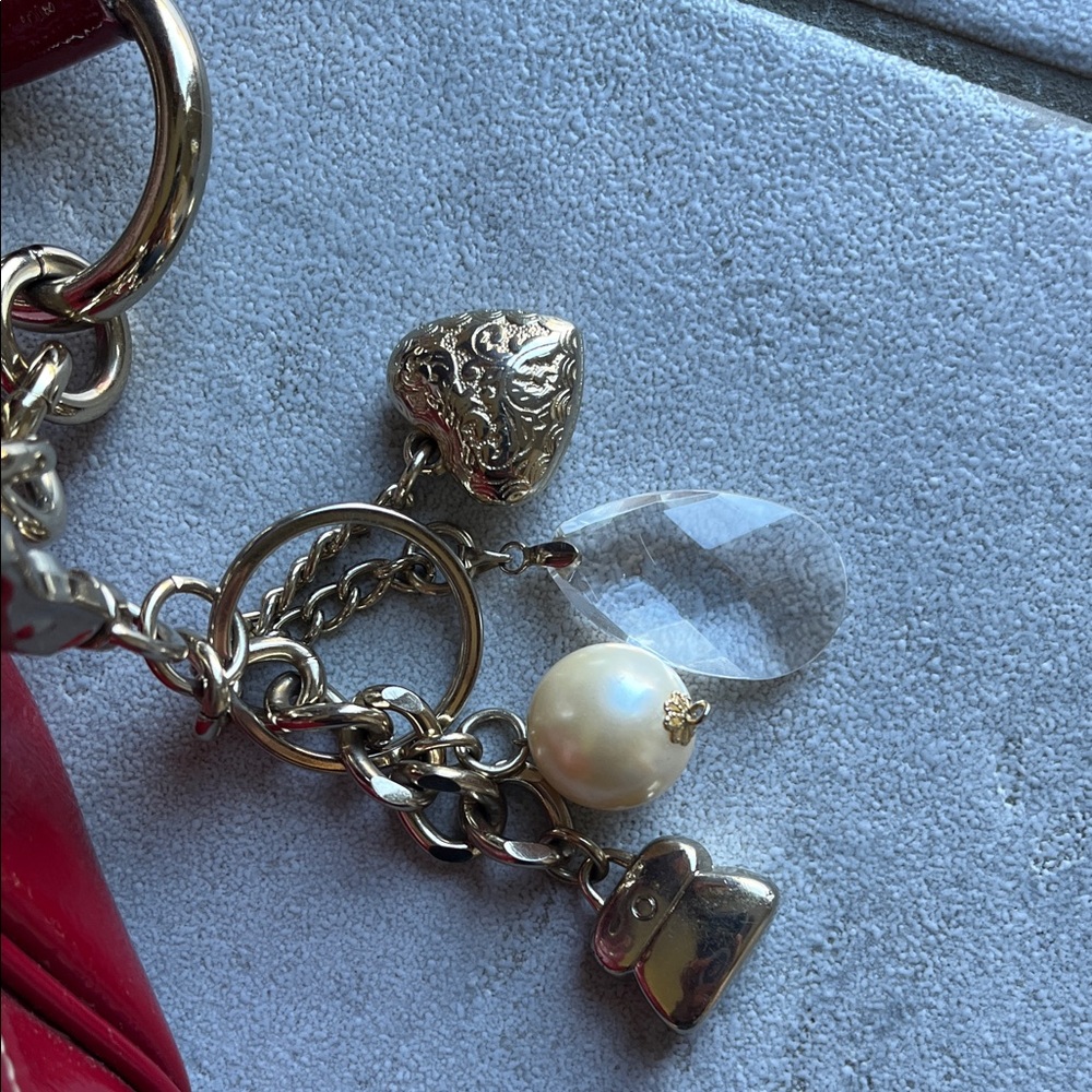 Kathy Van Zeeland Shiny Faux Leather Red Shoulder Bag - Picture 3 of 16